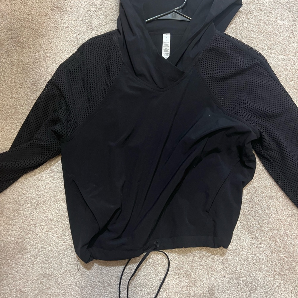 NWOT LULULEMON TOP